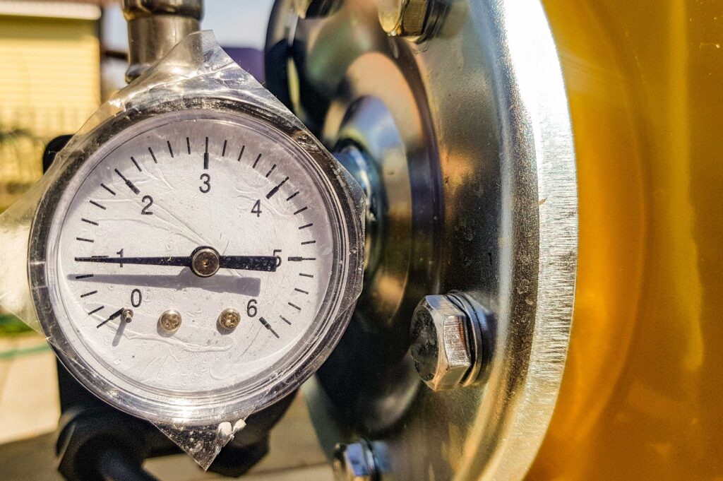 close-up-of-a-pressure-gauge-for-measuring-install